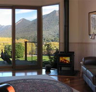 Cathedral Valley Farm - Airlie Beach Holiday