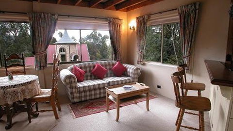 Camelot Tower And Penthouse - Airlie Beach Holiday 1