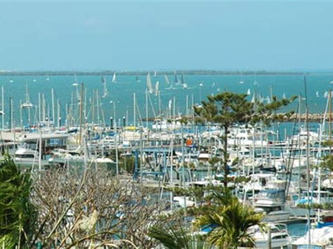 Harbourview Apartment Manly - Airlie Beach Holiday 0