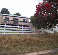 Demeter Farm Cabin - Airlie Beach Holiday
