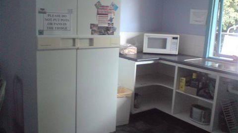 Anglesea Backpackers - Airlie Beach Holiday 1