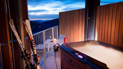 QT Falls Creek Resort - Airlie Beach Holiday 6