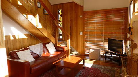 Karoonda Olive Grove Retreat At Mt Buffalo Olives - Airlie Beach Holiday 1