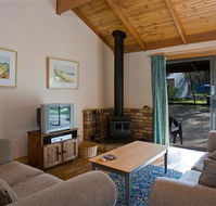 Surf Coast Cabins in Aireys Inlet - Airlie Beach Holiday