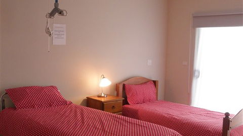 Frankston Accessible Holiday House - Airlie Beach Holiday 3