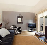 Lake Como Villa  Studio - Daylesford - Airlie Beach Holiday