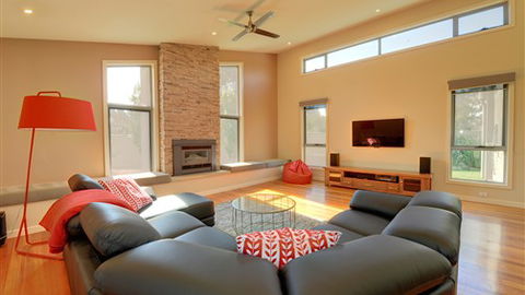 Canadian Lakehouse - Airlie Beach Holiday 5