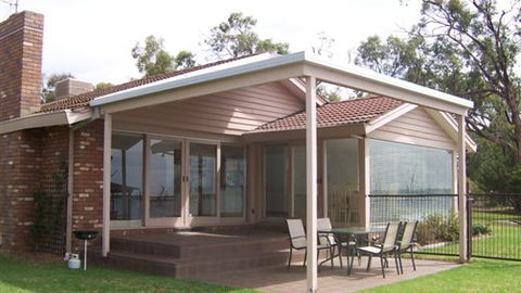 Mulwala Lakeside - Airlie Beach Holiday 0