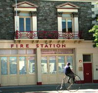The Fire Station Inn - Fire Engine Suite - Airlie Beach Holiday