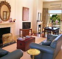 The Fire Station Inn - Residency Penthouse - Airlie Beach Holiday