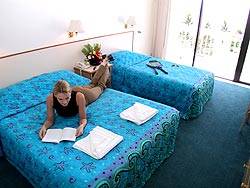 Acacia Court Hotel - Airlie Beach Holiday 3