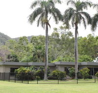 Arcadia Village Motel - Airlie Beach Holiday