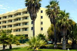Atrium Hotel Mandurah - Airlie Beach Holiday 1