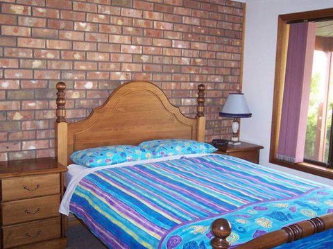 Bott's Beach Retreat - Airlie Beach Holiday 1