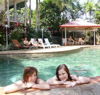 Cairns Reef Apartments  Motel - Airlie Beach Holiday