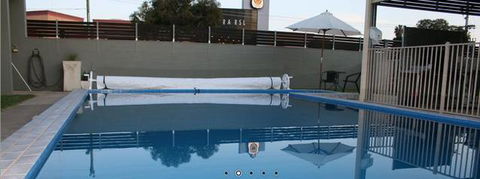 Central Motel - Airlie Beach Holiday 2