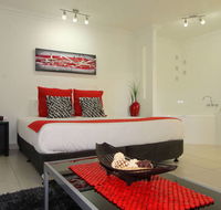 Charm City Motel - Airlie Beach Holiday