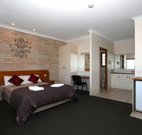 Clifford Gardens Motor Inn - Airlie Beach Holiday
