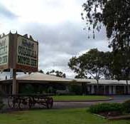 Colonial Motor Inn - Airlie Beach Holiday