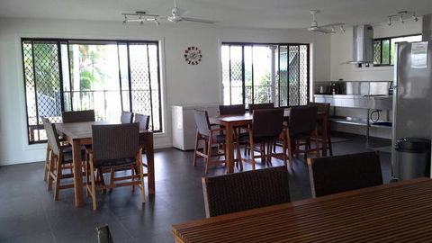 Colonial Tweed Holiday & Home Park - Airlie Beach Holiday 1