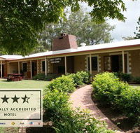 Copper Country Motor Inn  Restaurant - Airlie Beach Holiday