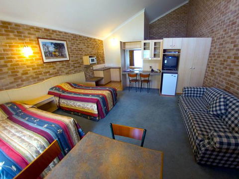 Country Gardens Motor Inn - Airlie Beach Holiday 0
