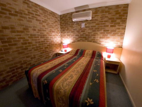 Country Gardens Motor Inn - Airlie Beach Holiday 1