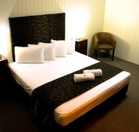 Country Plaza Motor Inn - Airlie Beach Holiday