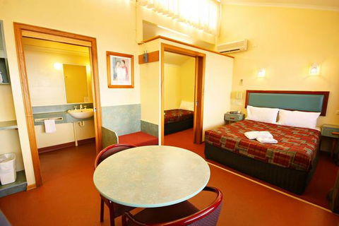 Downs Motel - Airlie Beach Holiday 8
