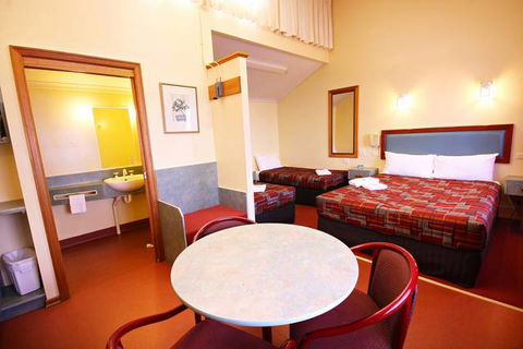 Downs Motel - Airlie Beach Holiday 6