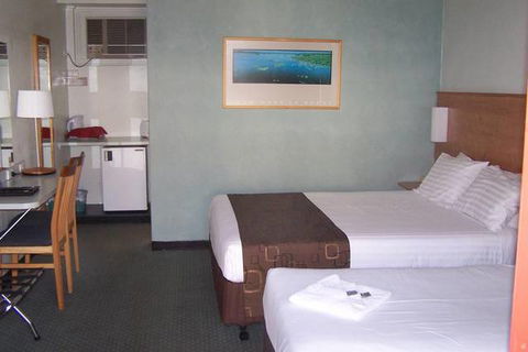 Econo Lodge Griffith Motor Inn - Airlie Beach Holiday 0