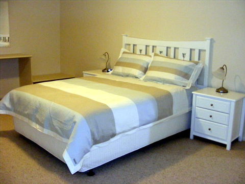 Fairways Bed & Breakfast At Jerilderie - Airlie Beach Holiday 1