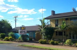 Flying Spur Motel - Airlie Beach Holiday 0