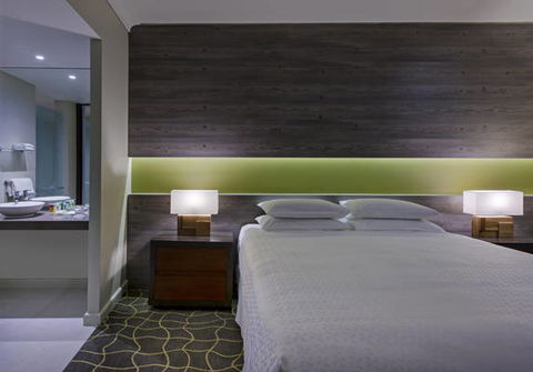 Four Points By Sheraton Perth - Airlie Beach Holiday 1