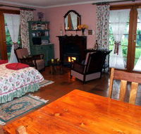 Gawler Churchhill Mews Bed  Breakfast - Airlie Beach Holiday