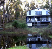 Hidden Grove Retreat - Airlie Beach Holiday