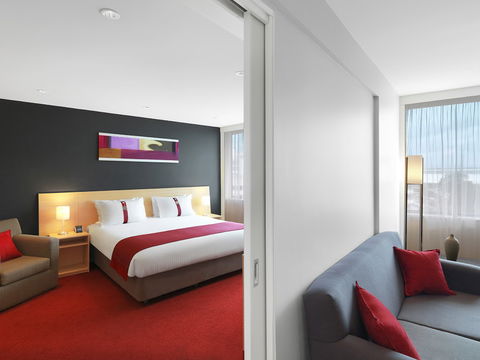 Holiday Inn Melbourne Airport - Airlie Beach Holiday 6