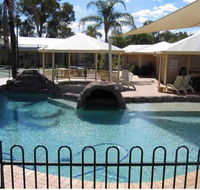 Jolly Swagman Motor Inn - Airlie Beach Holiday