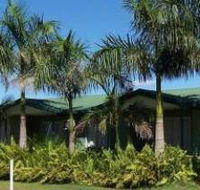 Kinnon  Co Outback Lodges - Airlie Beach Holiday