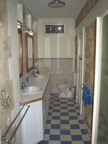 MacDonnell House (Naracoorte Cottages) - Airlie Beach Holiday 0