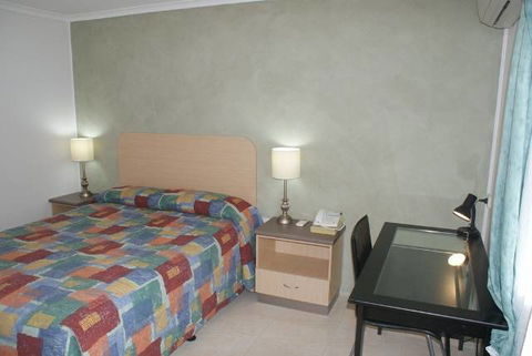 Mackay Motor Inn - Airlie Beach Holiday 0