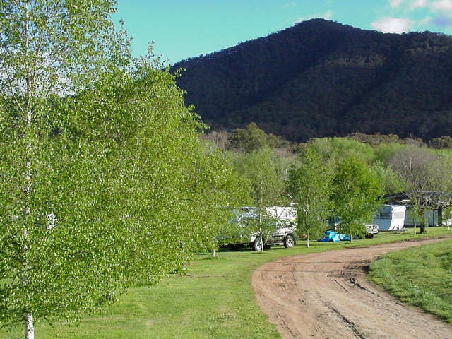 Mitta Mitta ACT Airlie Beach Holiday