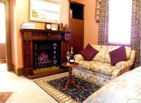 Marble Lodge Bed & Breakfast - Airlie Beach Holiday 0