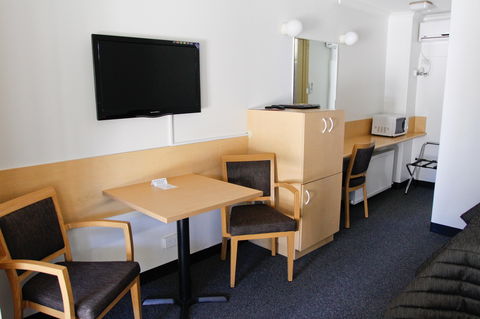 Mid City Motor Inn - Airlie Beach Holiday 8