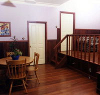 Pemberton Old Picture Theatre Holiday Apts - Airlie Beach Holiday