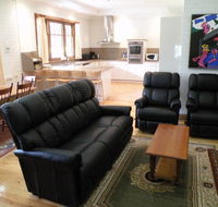 Pinkerton Hill Naracoorte Cottages - Airlie Beach Holiday