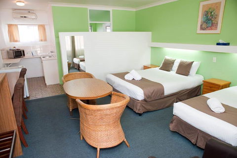 Riviera Motel - Airlie Beach Holiday 5