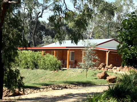 Rubyvale Motel & Holiday Units - Airlie Beach Holiday 2
