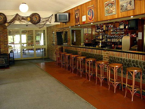 Southport Hotel & Caravan Park - Airlie Beach Holiday 1