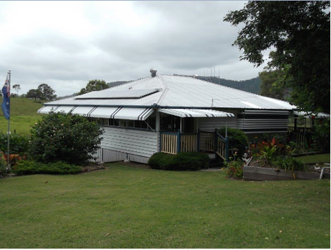 Staple House Bed & Breakfast - Airlie Beach Holiday 0